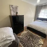 Impeccable 1-Bed Apartment in London