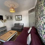 Impeccable 1-Bed Apartment in London